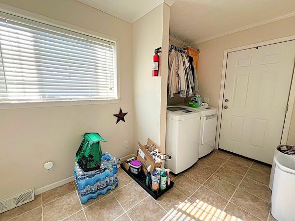2004 Commander Mobile Home