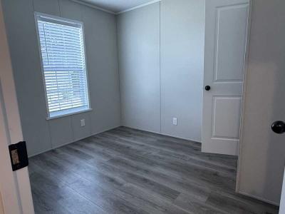 Photo 5 of 10 of home located at 1253 Upper Lucy Jackson, MI 49203