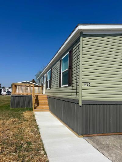 Mobile Home at 1935 Iu Evansville, IN 47720