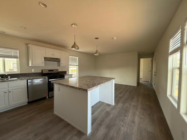 2025 Champion Home Builders, Inc. mobile Home