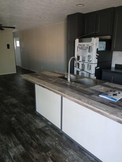 Photo 3 of 10 of home located at 1710 Amy Dr Lebanon, MO 65536