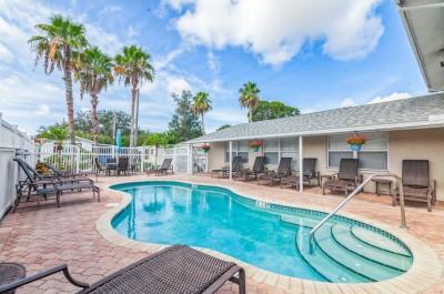 Photo 2 of 20 of home located at 9204 66th Street N Pinellas Park, FL 33782