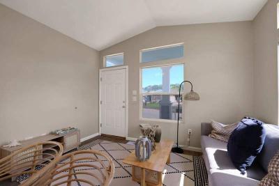Photo 5 of 25 of home located at 309 3rd Avenue Pacifica, CA 94044