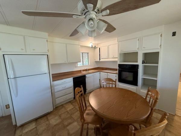 1983 Homette Manufactured Home