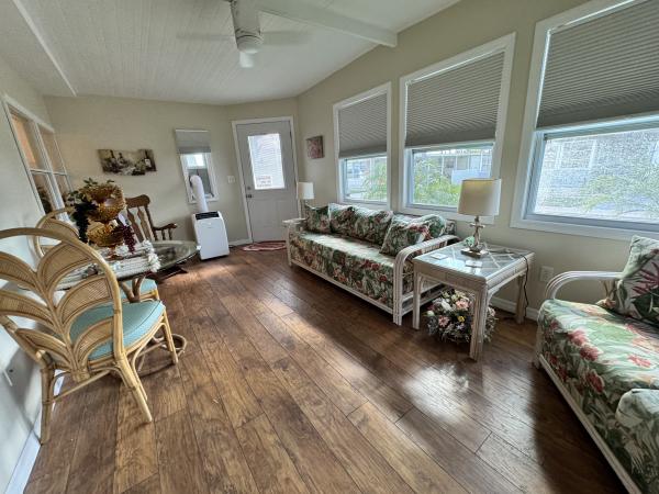 1972 Windsor N/A Mobile Home