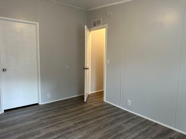 2004 HMMT 51 Mobile Home