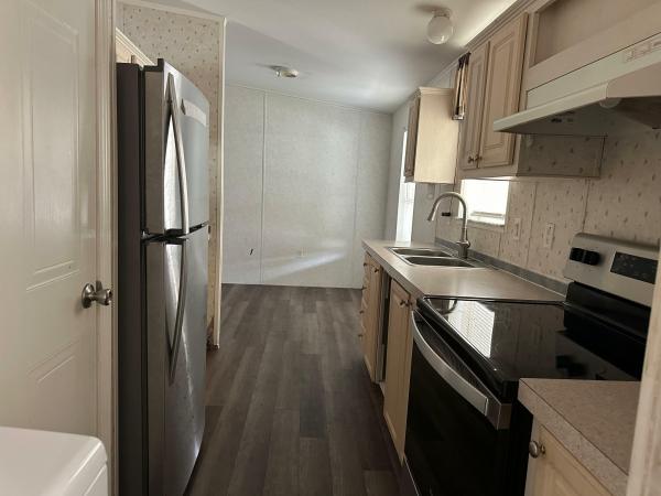 2005 Homes of Merit HS Mobile Home