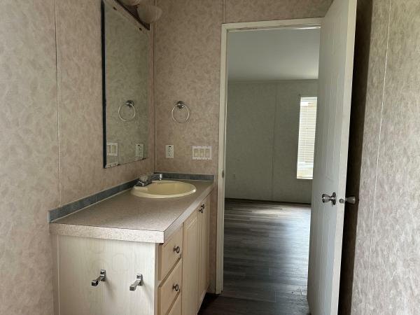 2005 Homes of Merit HS Mobile Home