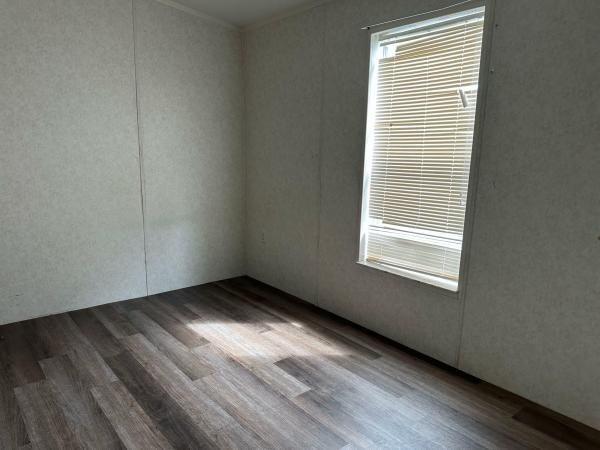 2005 Homes of Merit HS Mobile Home