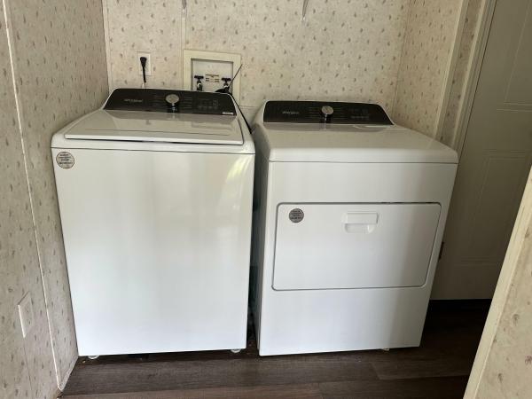 2005 Homes of Merit HS Mobile Home