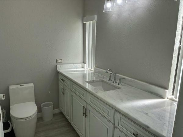 1985 Park HS Manufactured Home