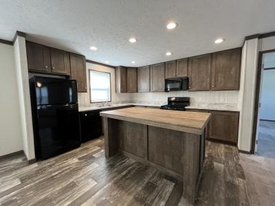 Mobile Home at 40636 Keyes Ct Sterling Heights, MI 48310