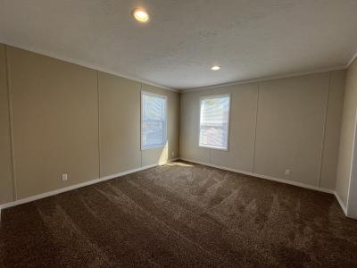 Photo 4 of 10 of home located at 40040 N Cornwall Cir Sterling Heights, MI 48310