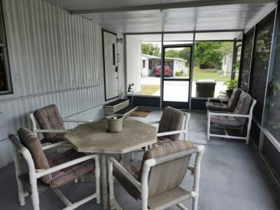 Photo 3 of 14 of home located at 12 Lakeview Dr. Fruitland Park, FL 34731