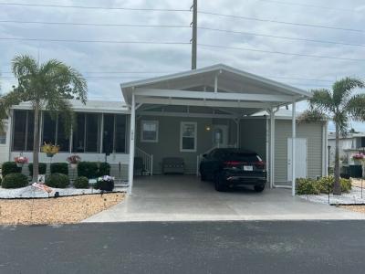 Photo 2 of 29 of home located at 1016 52nd Avenue Terrace W Bradenton, FL 34207