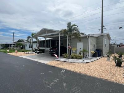Photo 3 of 29 of home located at 1016 52nd Avenue Terrace W Bradenton, FL 34207