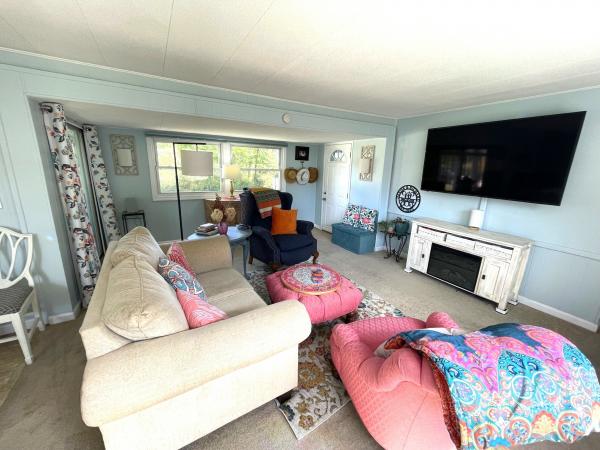 1974 Vindale 68-2-12 Mobile Home