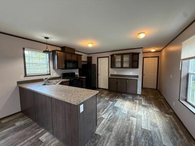 Photo 4 of 34 of home located at 11774 Cascade Circle #151 Romeo, MI 48065