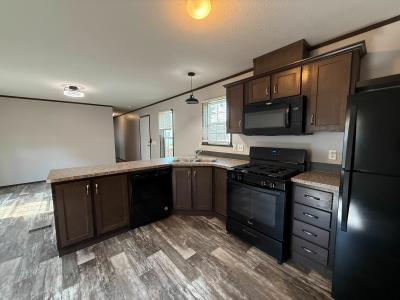 Photo 5 of 34 of home located at 11774 Cascade Circle #151 Romeo, MI 48065