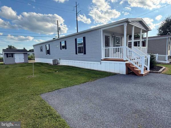 Photo 1 of 2 of home located at 456 Brendon Dr. Leola, PA 17540