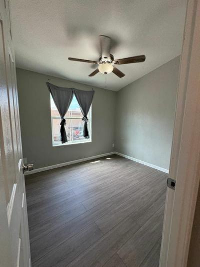 Photo 3 of 20 of home located at 400 West Baseline Road Tempe, AZ 85281