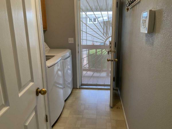 1999 Delaware Silvercrest Manufactured Home