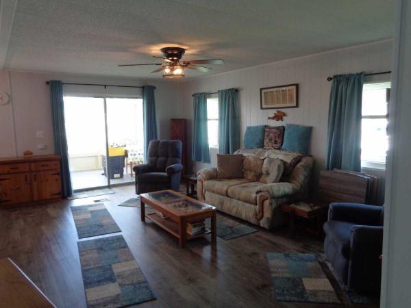 1977 TWIN Manufactured Home