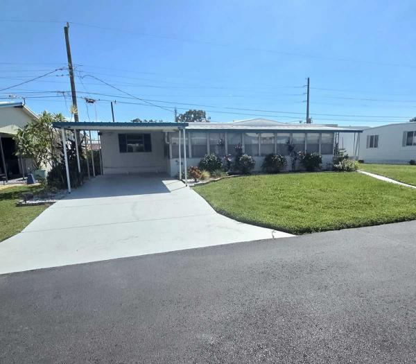 Photo 1 of 2 of home located at 1008 52nd Avenue Blvd West Bradenton, FL 34207