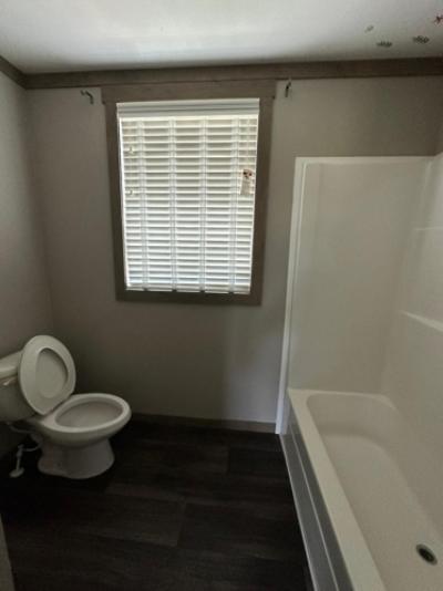 Photo 5 of 9 of home located at 1005 Cr 643 Damon, TX 77430