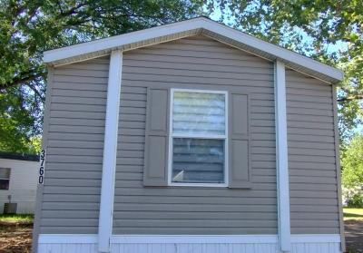 Mobile Home at 3760 Candlelight Dr Lot Cl3760 Columbus, IN 47203