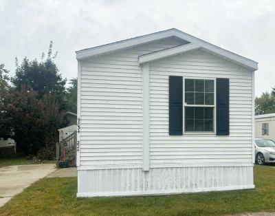 Photo 2 of 7 of home located at 9834 Julie Drive Site #224 Ypsilanti, MI 48197