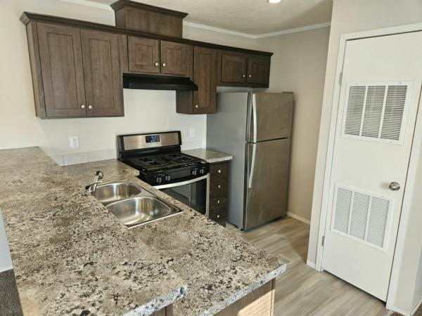 2021 Champion Home Builders, Inc RA1444 201 Manufactured Home