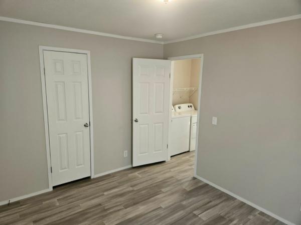 2021 Champion Home Builders, Inc RA1444 201 Manufactured Home