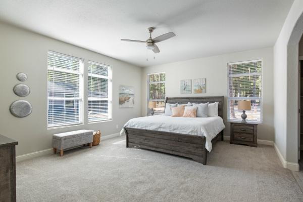 2021 Champion AF3270HDE Mobile Home