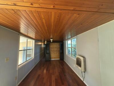 Photo 3 of 7 of home located at 10 W Main St Mount Dora, FL 32757