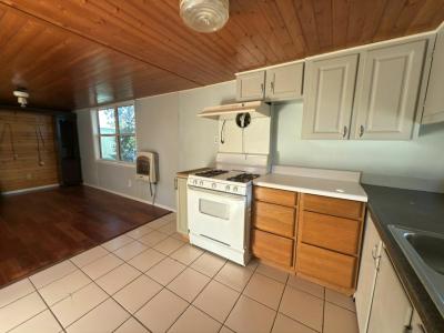 Photo 4 of 7 of home located at 10 W Main St Mount Dora, FL 32757