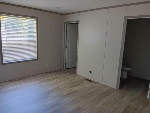 2023 96PLH16763WH23S  Home