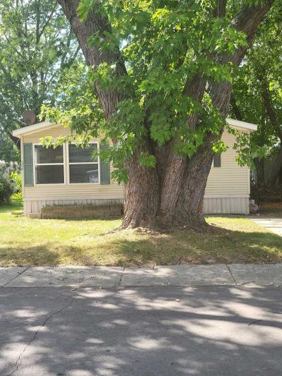 Photo 2 of 17 of home located at 1916 Borman Ct #56 Milford, MI 48381