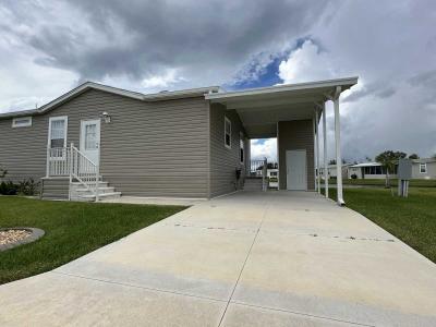 Photo 2 of 22 of home located at 12116 SW County Rd. 769 #261 Lake Suzy, FL 34269