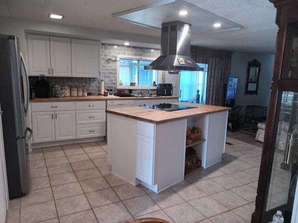 1976 Manufactured Home