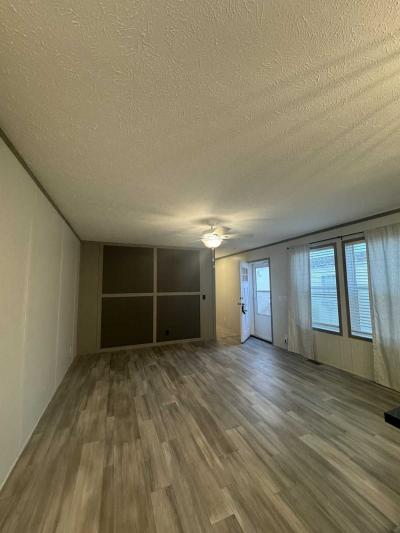 Photo 5 of 16 of home located at 8701 NE 107th Pl #50 Kansas City, MO 64157