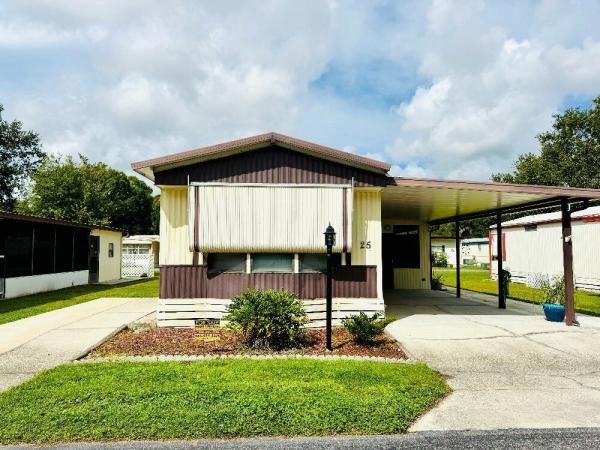 Photo 1 of 2 of home located at 25 Leisure Drive Auburndale, FL 33823