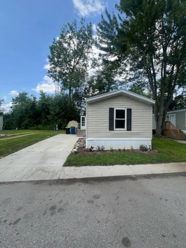 1998 Holly Park Mobile Home