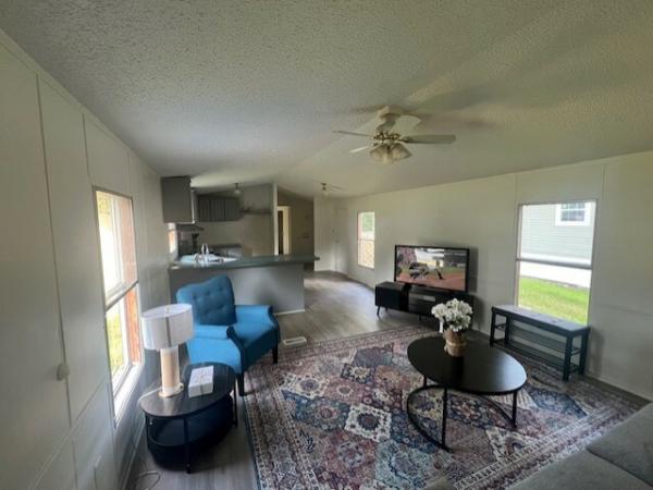 1998 Holly Park Mobile Home