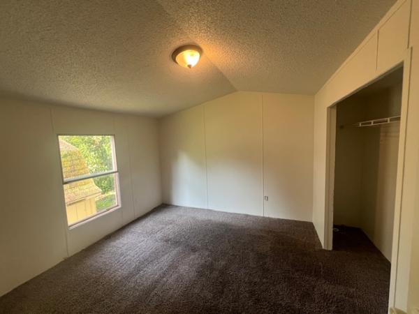 1998 Holly Park Mobile Home
