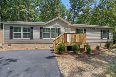 Photo 2 of 29 of home located at 647 Fern Valley Trail Clarkesville, GA 30523