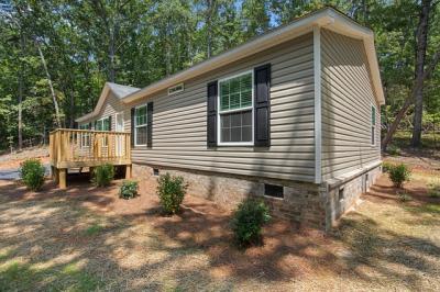Photo 4 of 29 of home located at 647 Fern Valley Trail Clarkesville, GA 30523
