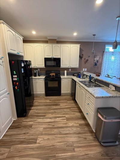 Photo 5 of 17 of home located at 701 Aqui Esta Dr #218 Punta Gorda, FL 33950