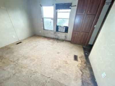 Photo 4 of 11 of home located at 5085 Retrieve Rd #2 Angleton, TX 77515