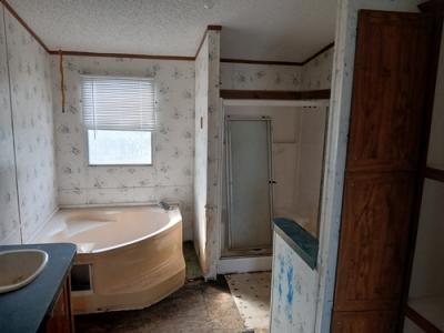 Photo 4 of 9 of home located at 723 Nichols Ct Granbury, TX 76049